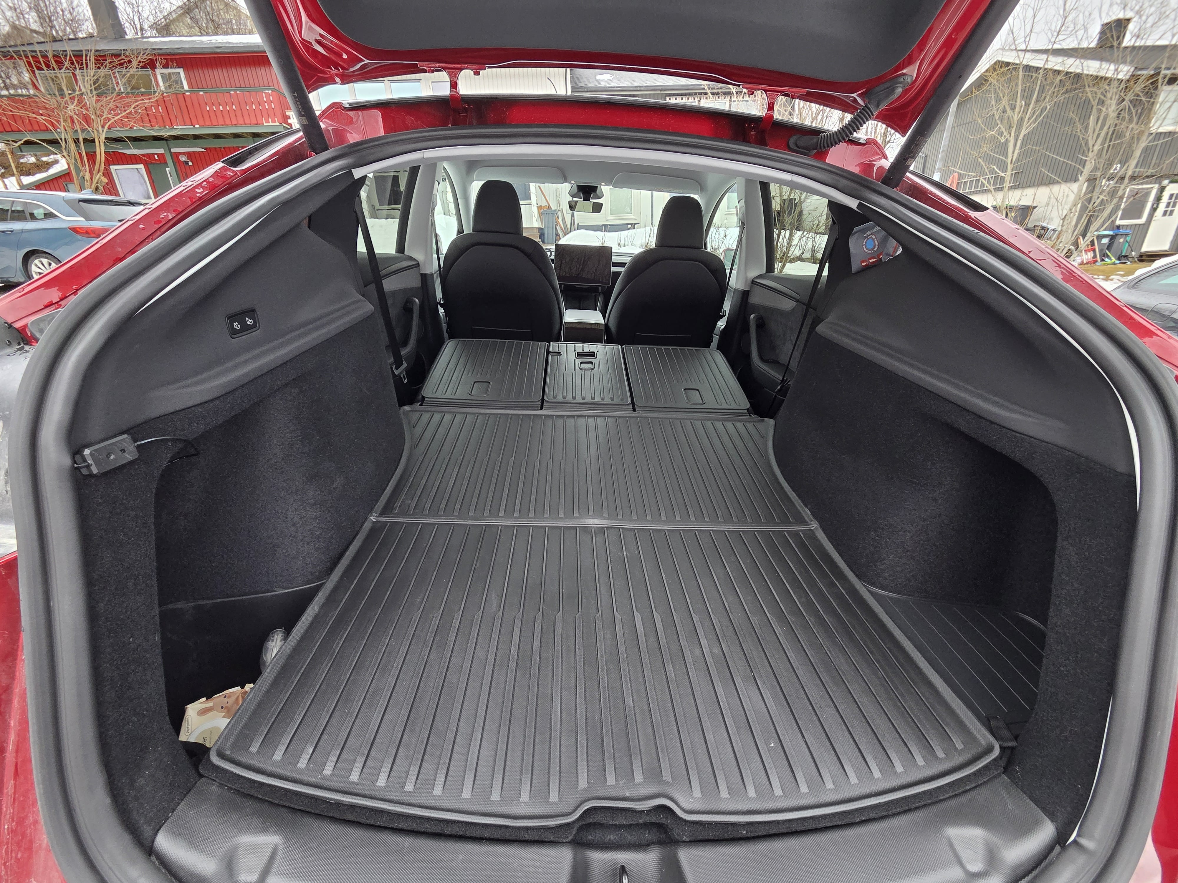 Tesla Model Y Long Range med Vinterdekk