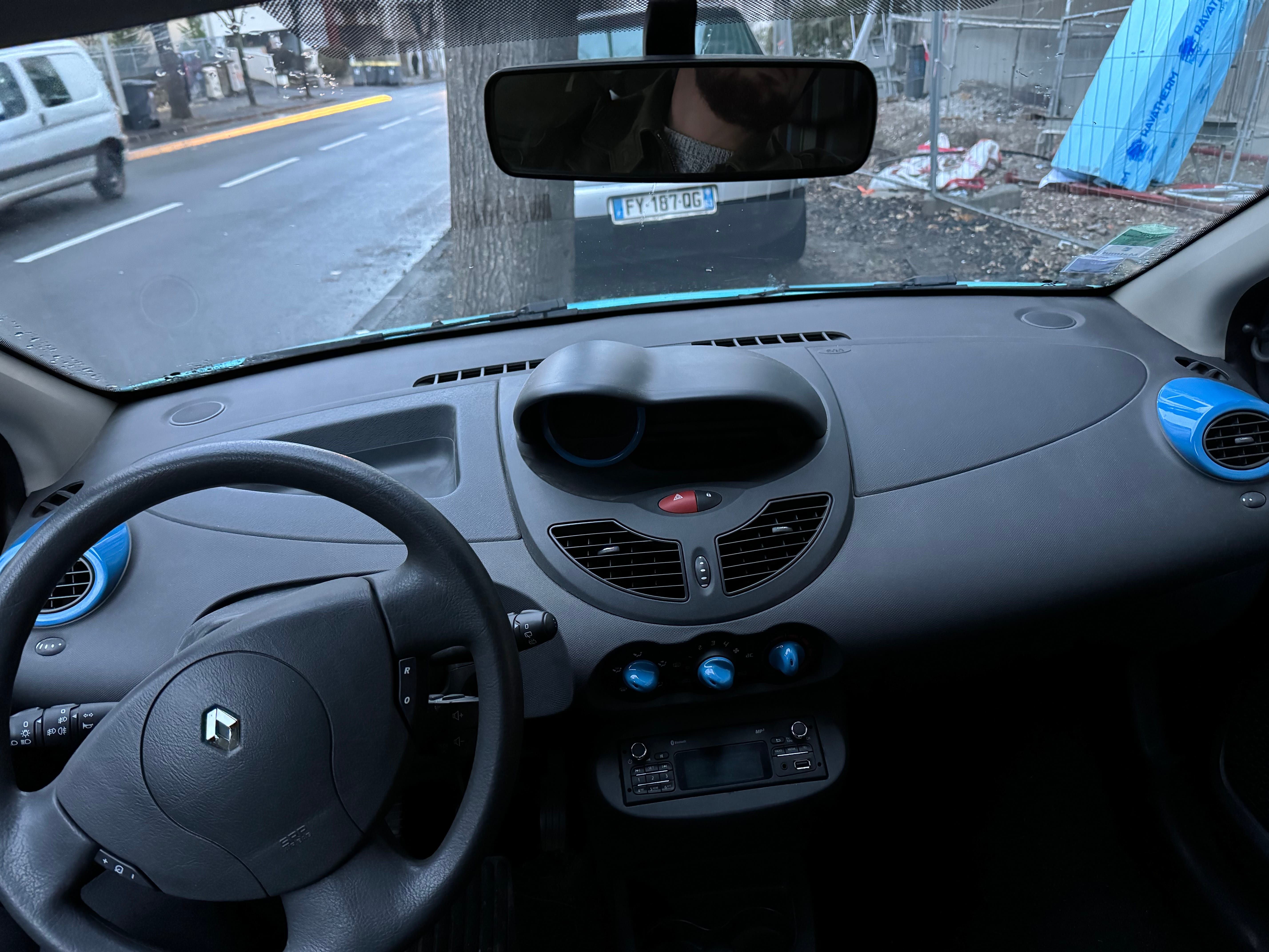 Renault Twingo II avec Entrée audio / iPod
