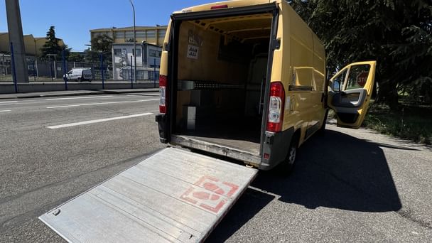 Fiat Ducato avec Hayon / 2 Diables, Sangles et Chariot plateforme avec Pneus neige