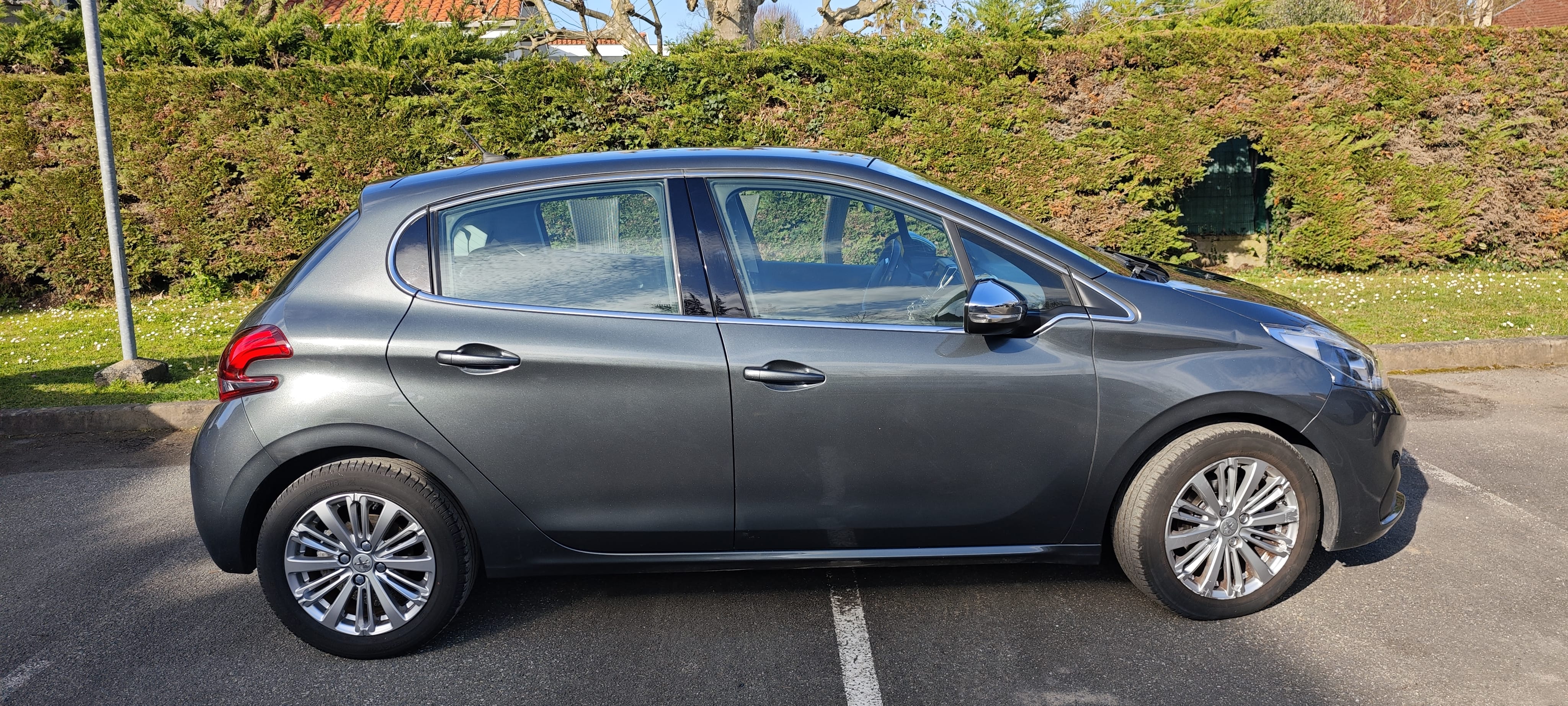 Peugeot 208 avec Climatisation