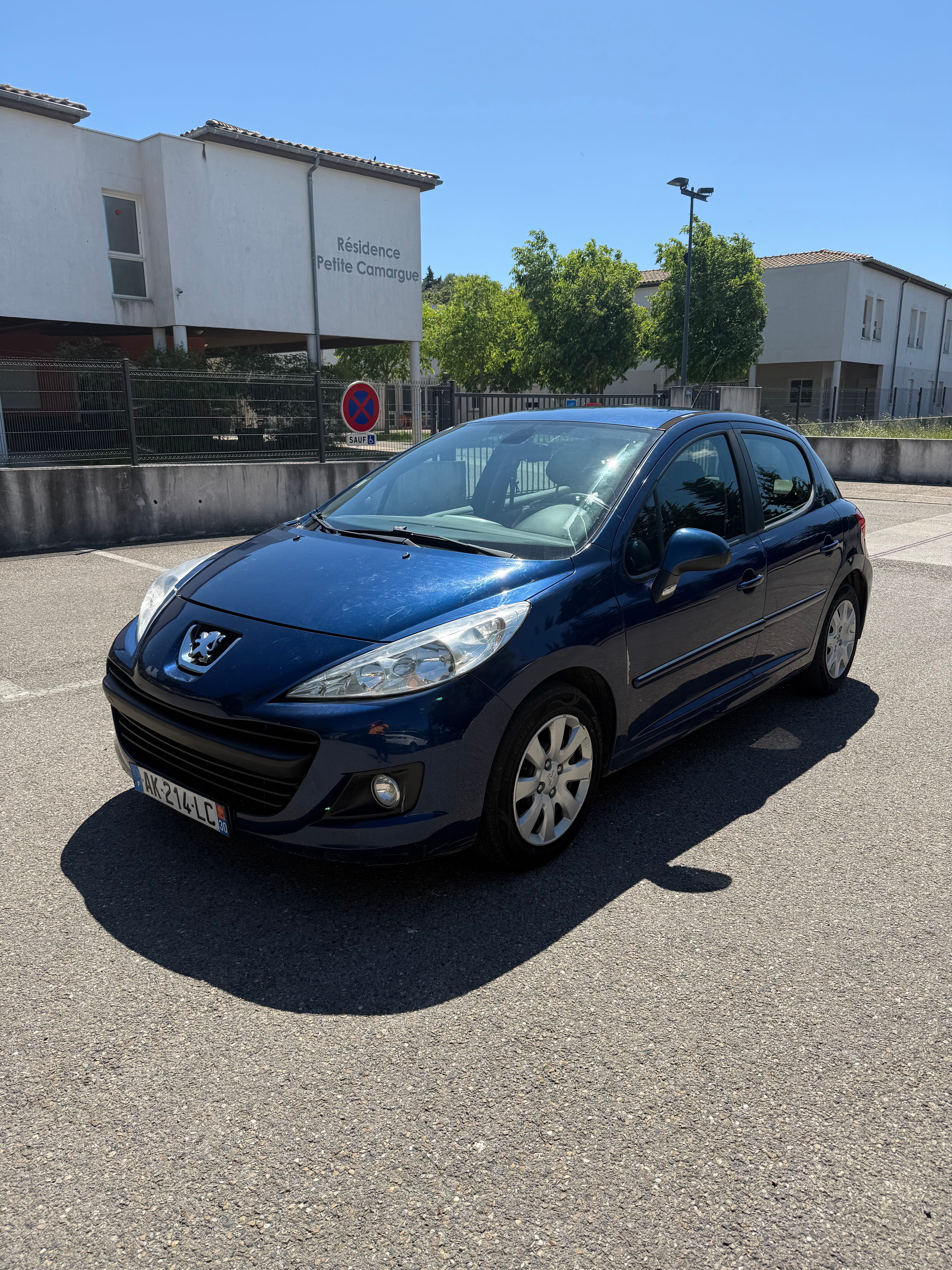 Peugeot 207 avec Entrée audio / iPod