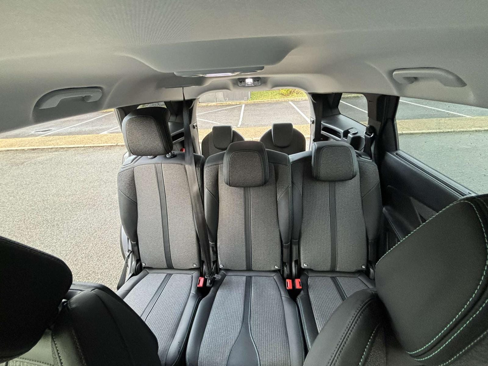 Peugeot 5008 avec GPS