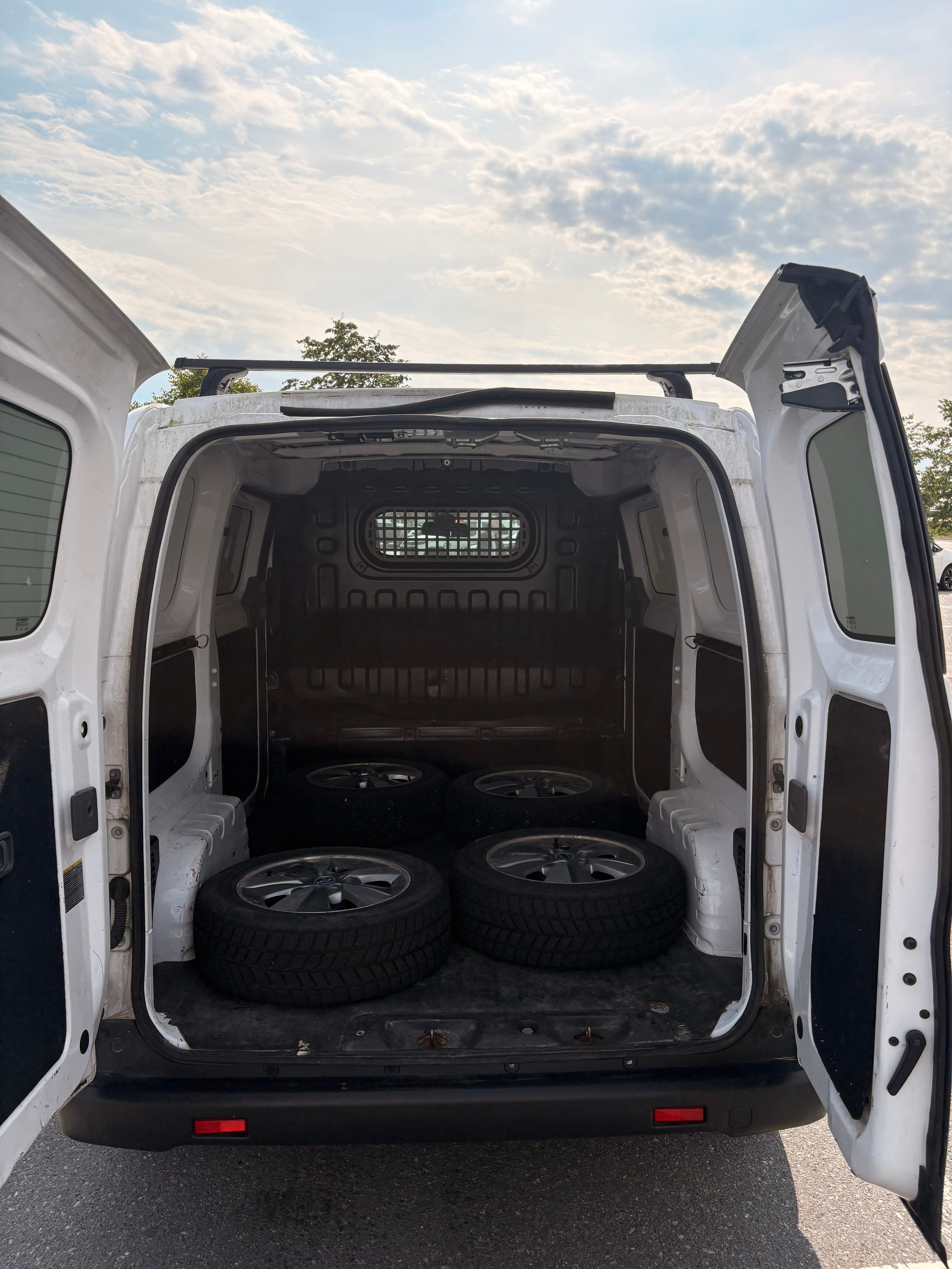 Nissan e-NV200 Varebil med GPS