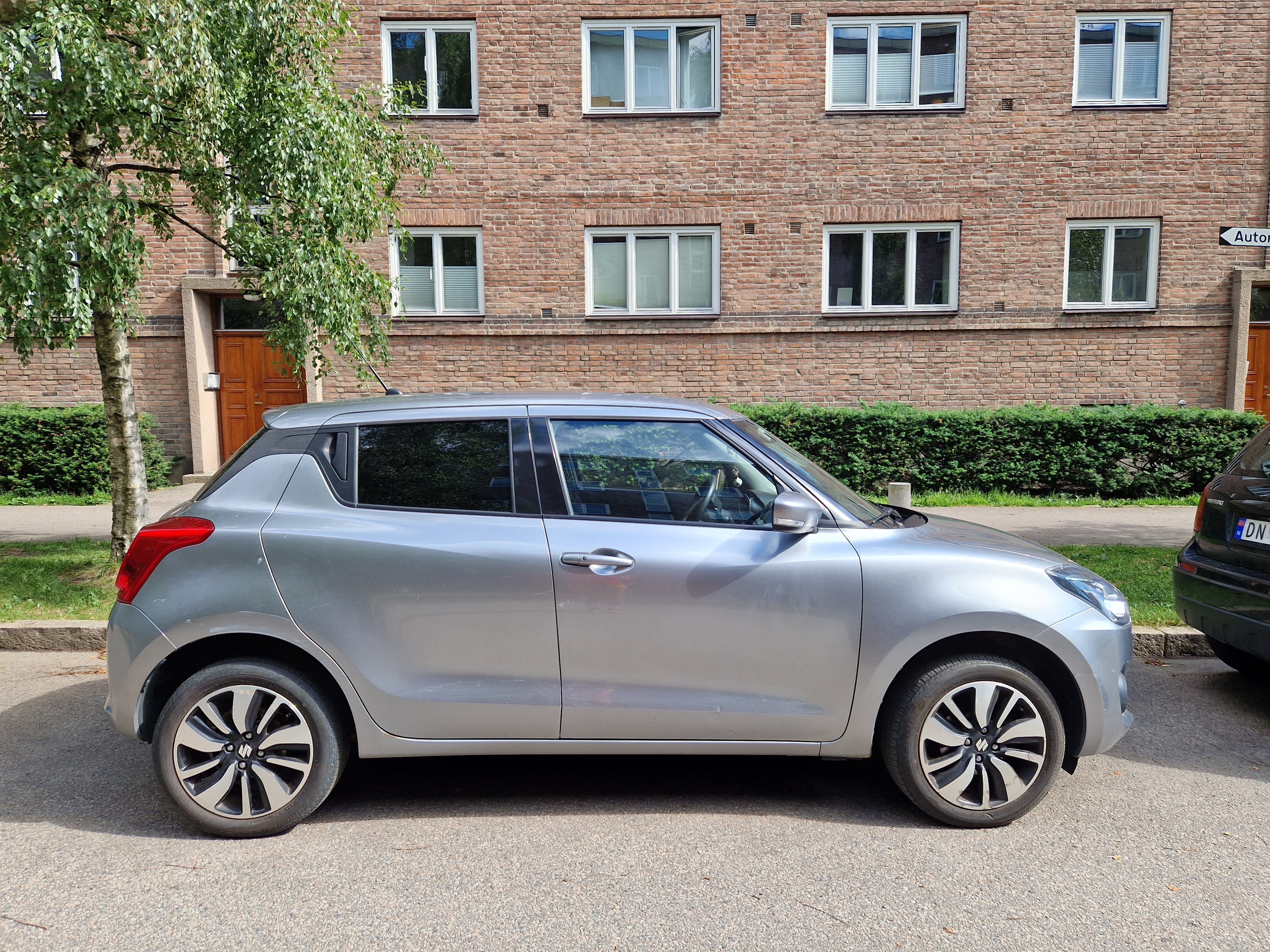 Suzuki Swift 4 x 4 Hybrid med GPS