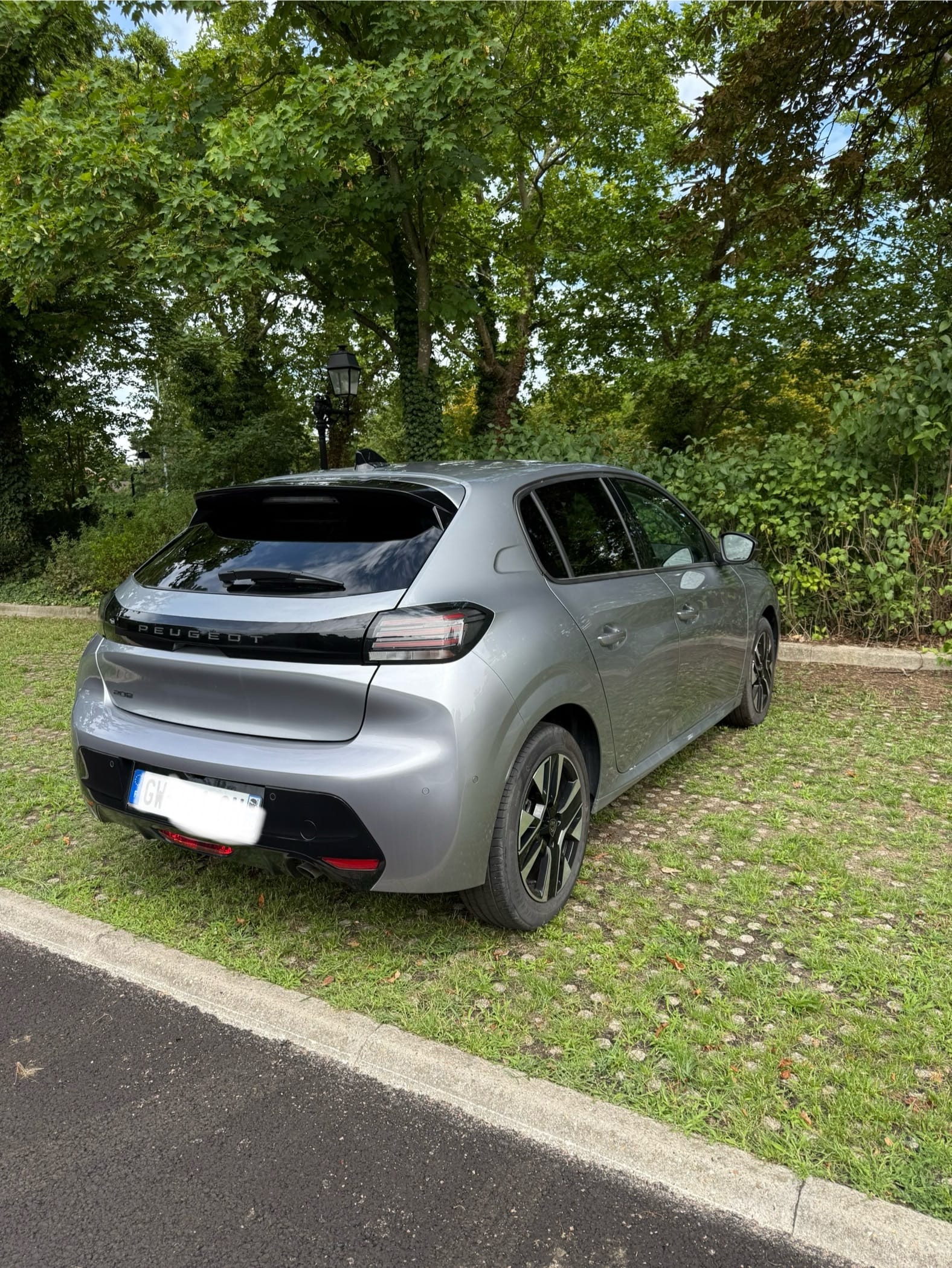 Peugeot 208 avec GPS