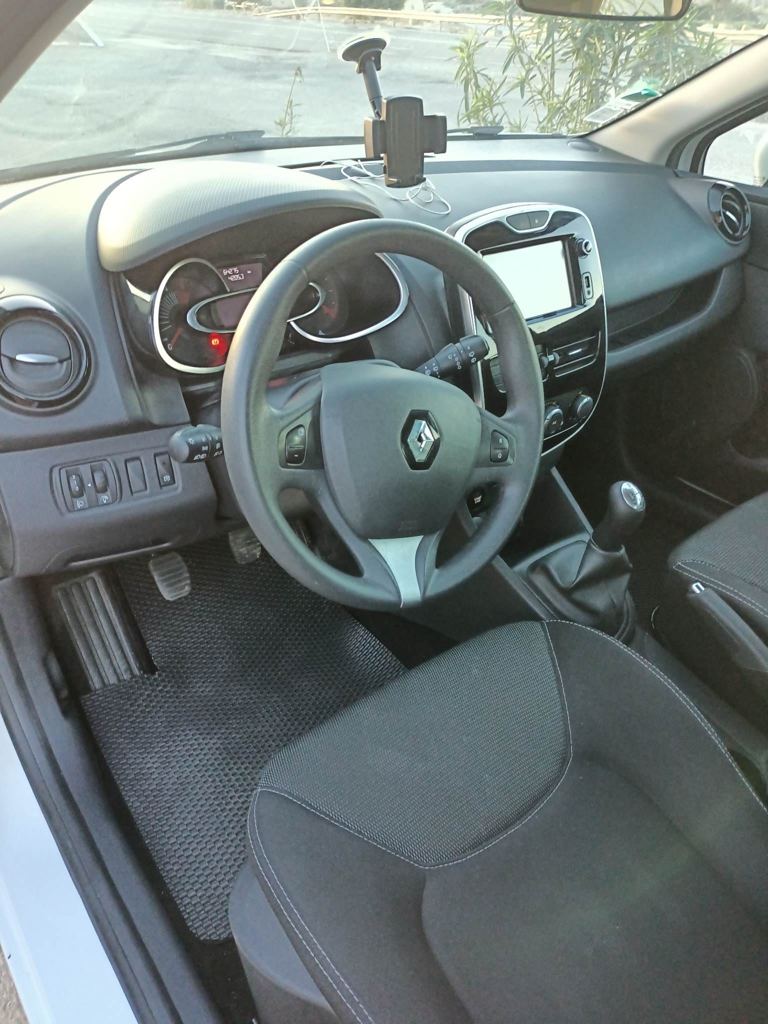 Renault Clio 1.5 DCI Muy Económico con Audio Bluetooth