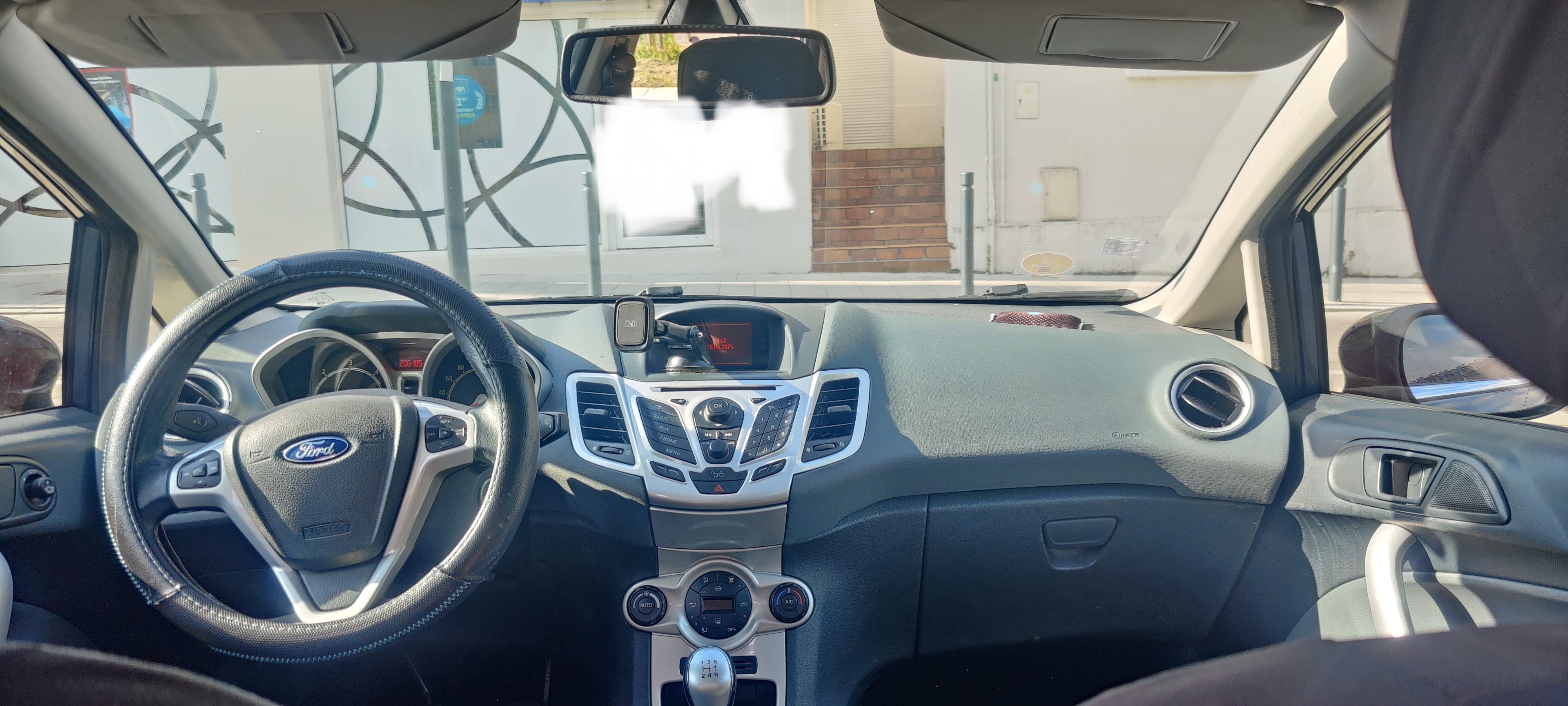 Ford Fiesta 1.6 TDCI avec Audio Bluetooth