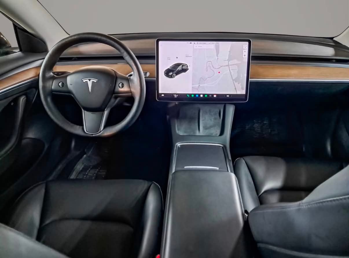 Tesla Model 3 med Aircondition