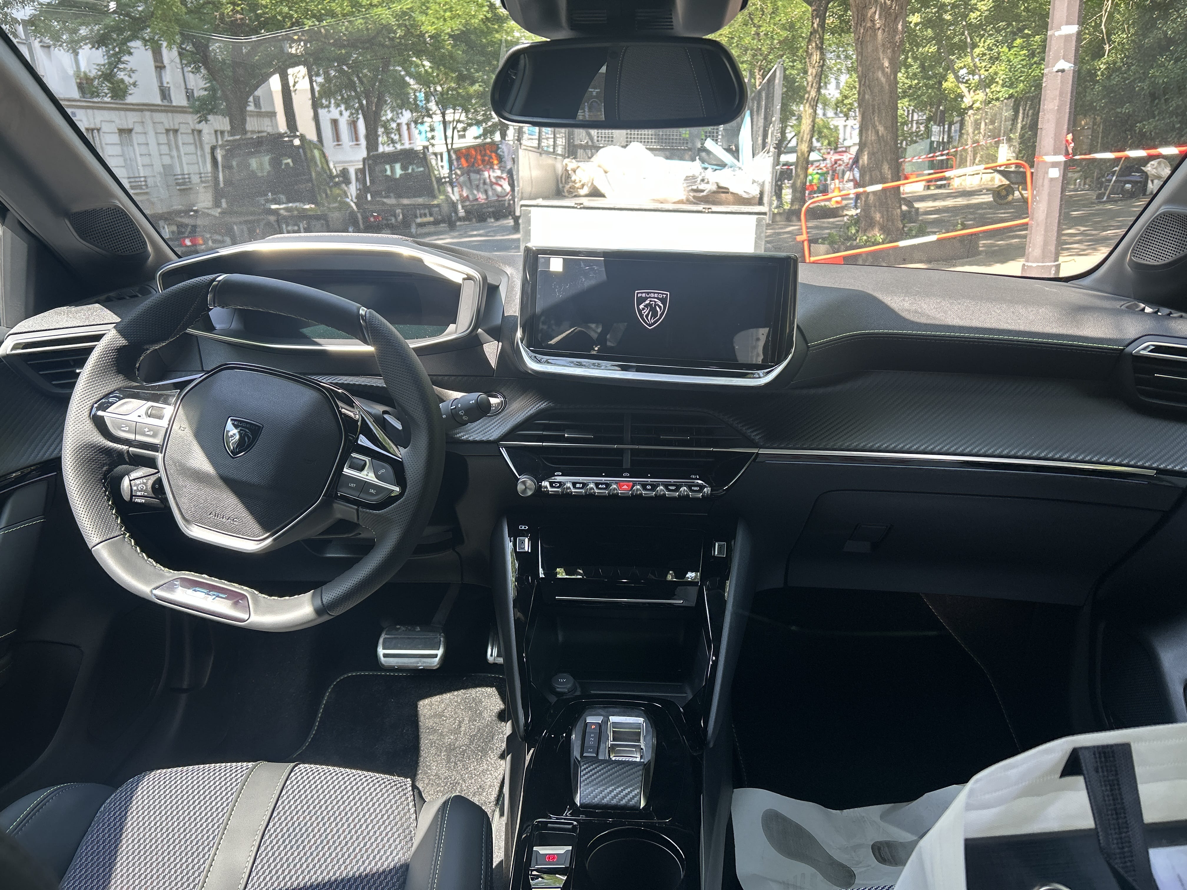 Peugeot 208 GT Line avec GPS