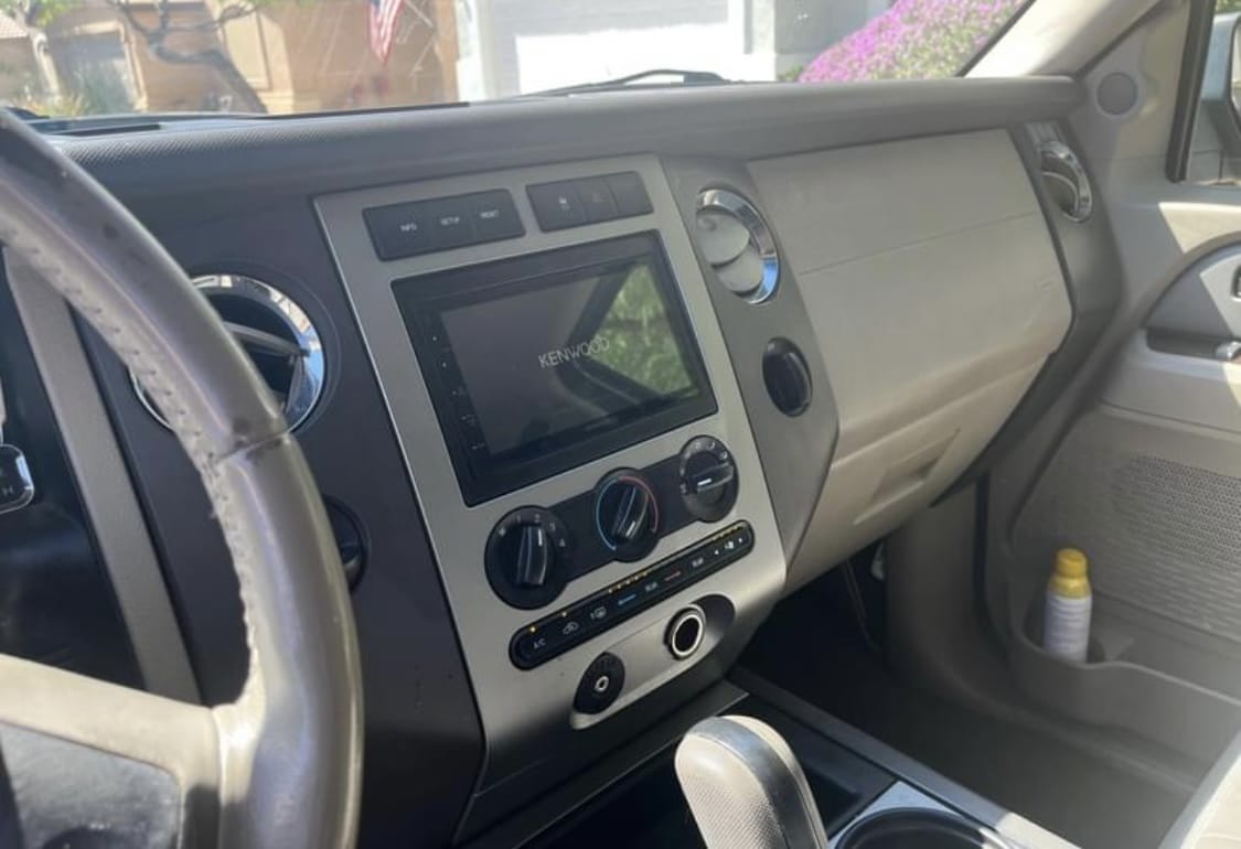 Ford Expedition with Air conditioning