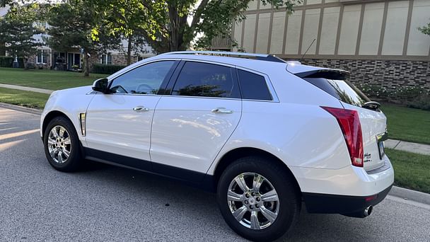 Cadillac SRX with Air conditioning