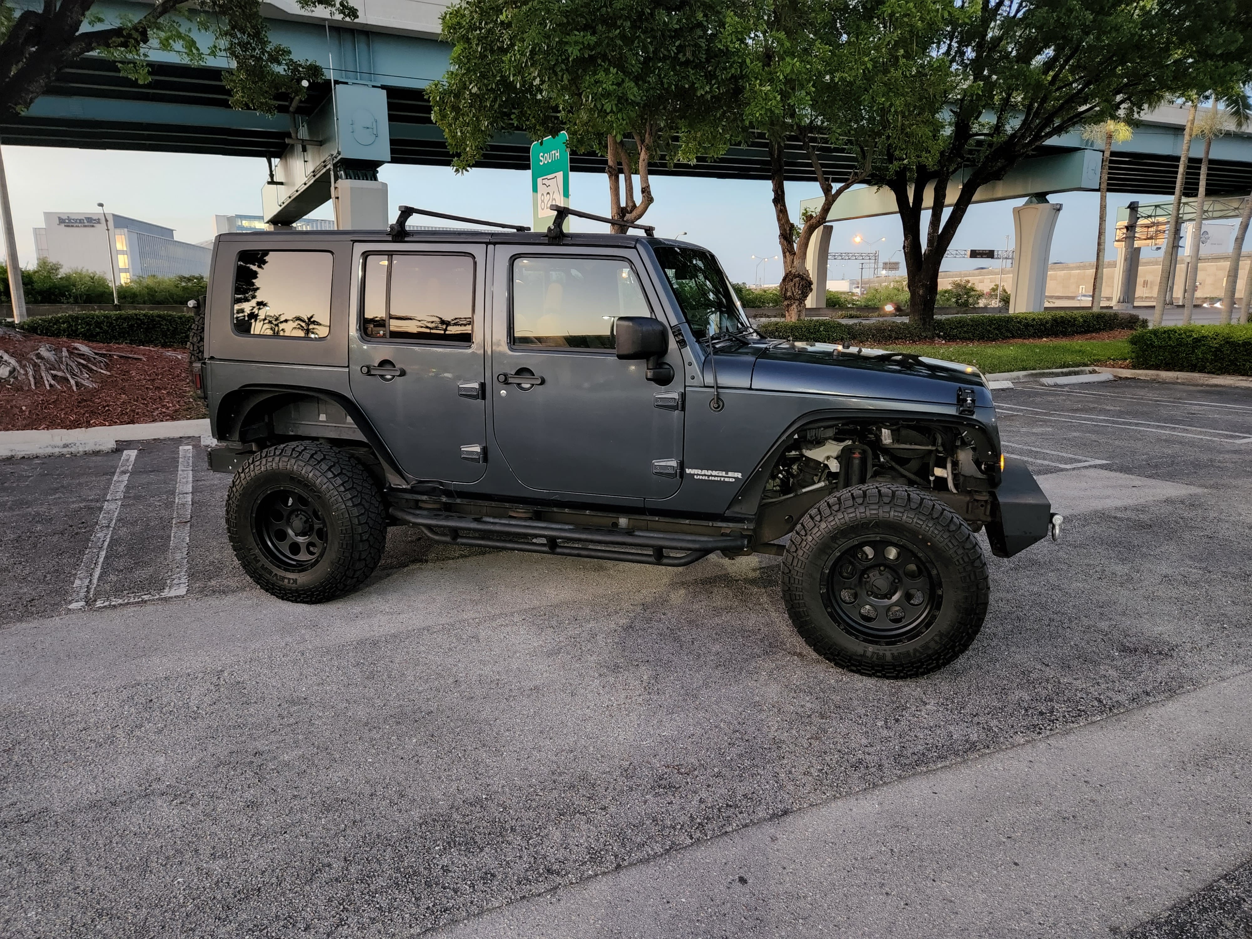 Jeep Wrangler Unlimited X with Cruise control