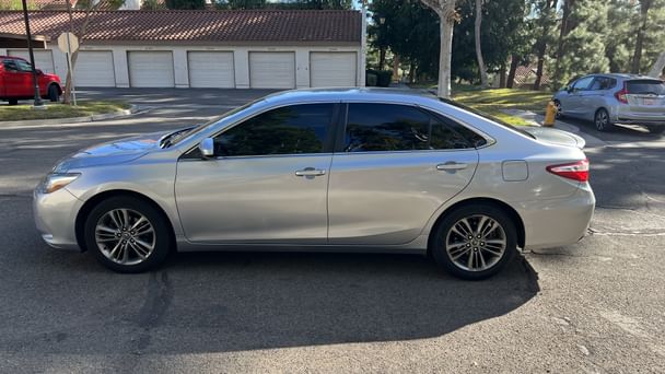 Toyota Camry SE