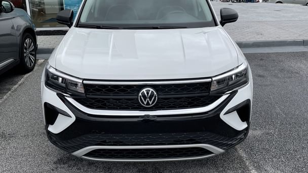 Volkswagen Taos 1.5T S with Air conditioning