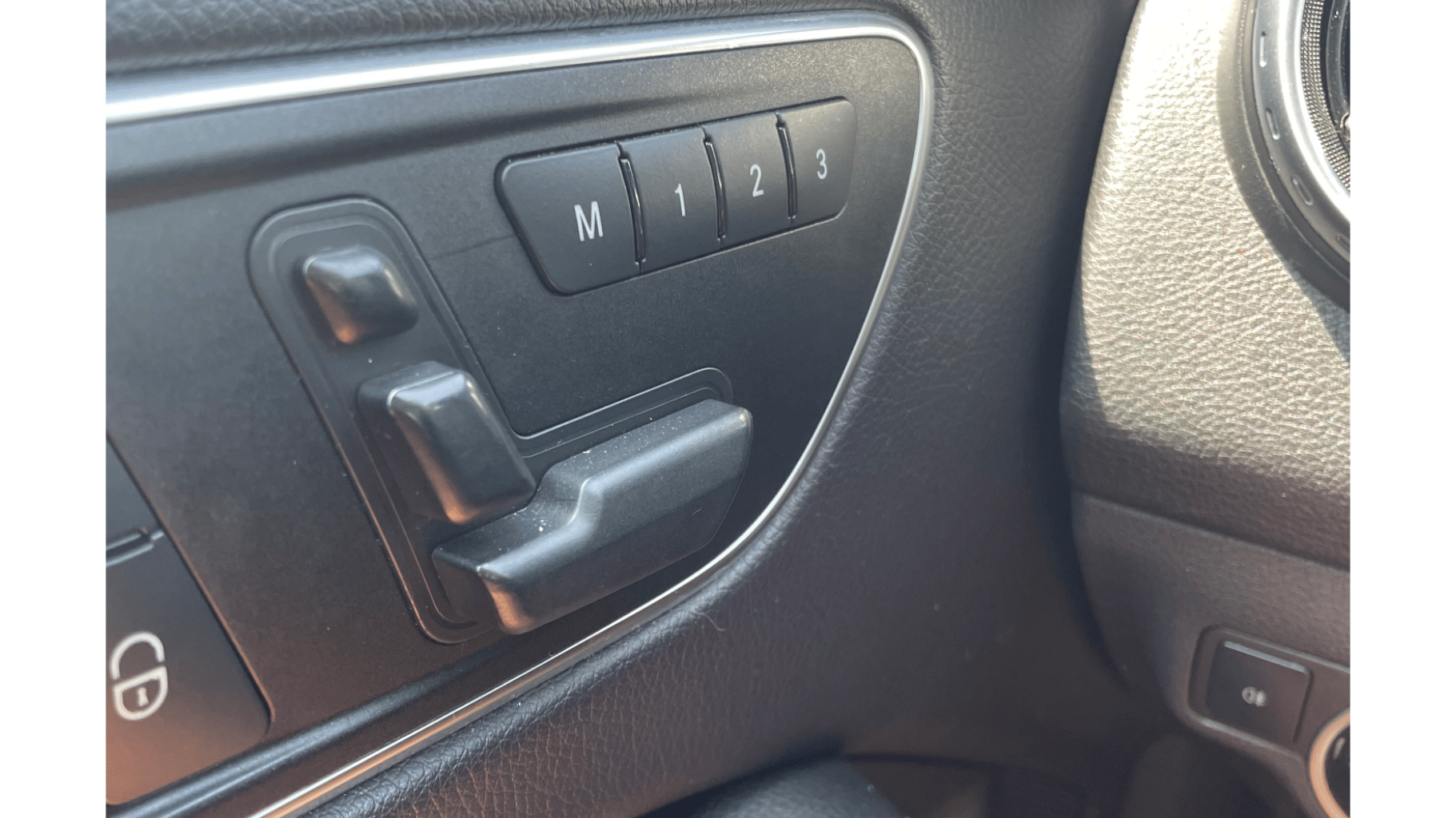 Mercedes-Benz GLA 250 with Apple CarPlay