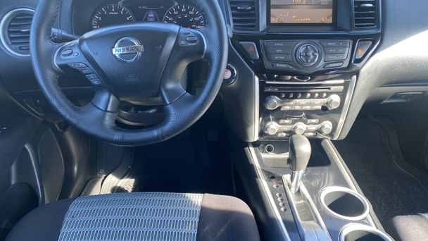 Nissan Pathfinder SV
