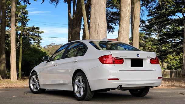 BMW 3 Series 320i with Audio / iPod input