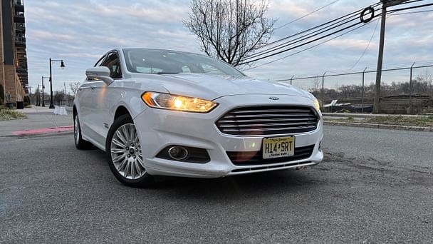 Ford Fusion Energi SE Luxury, 2016, Regular (87) / Electric (hybrid), automatic