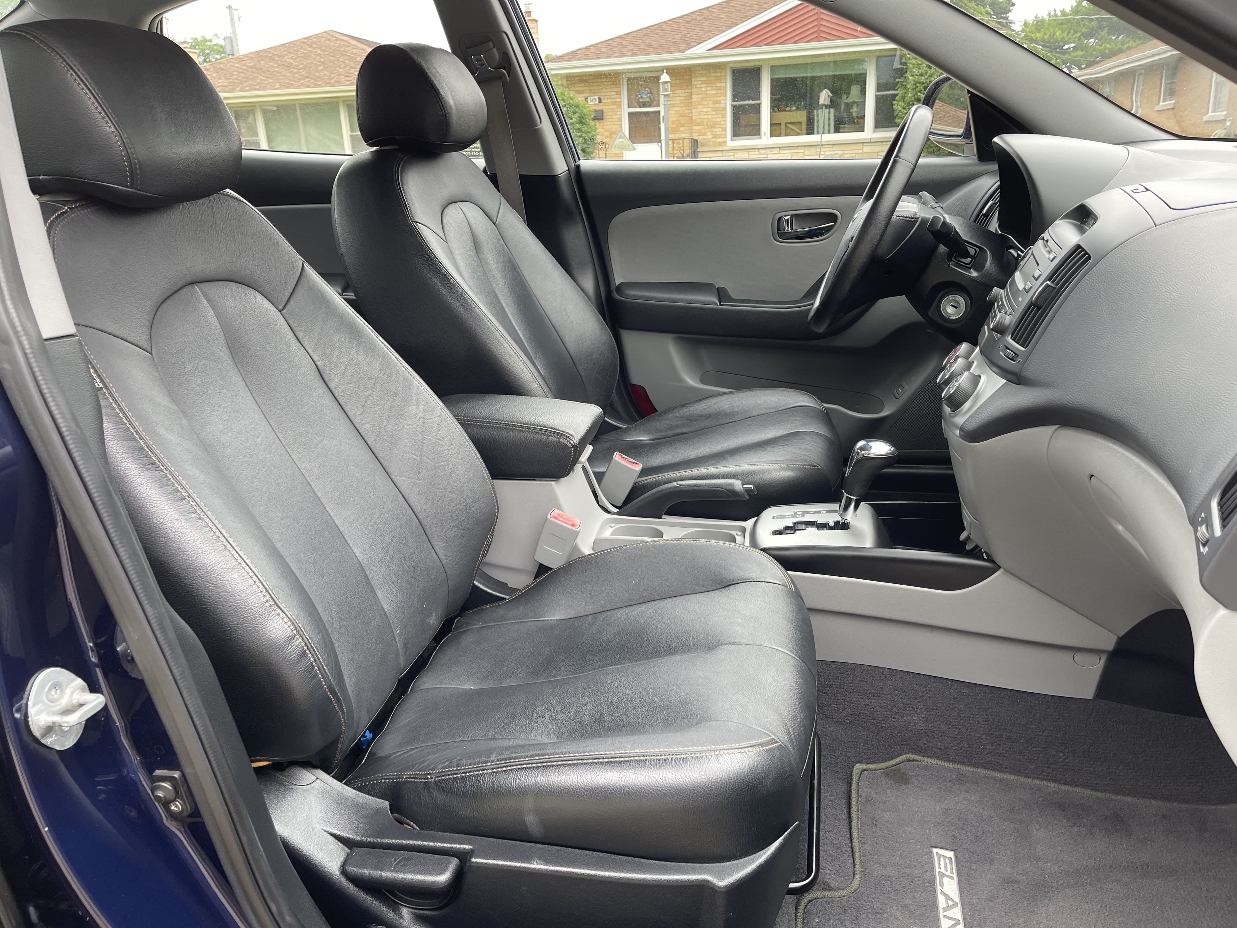 Hyundai Elantra with Cruise control