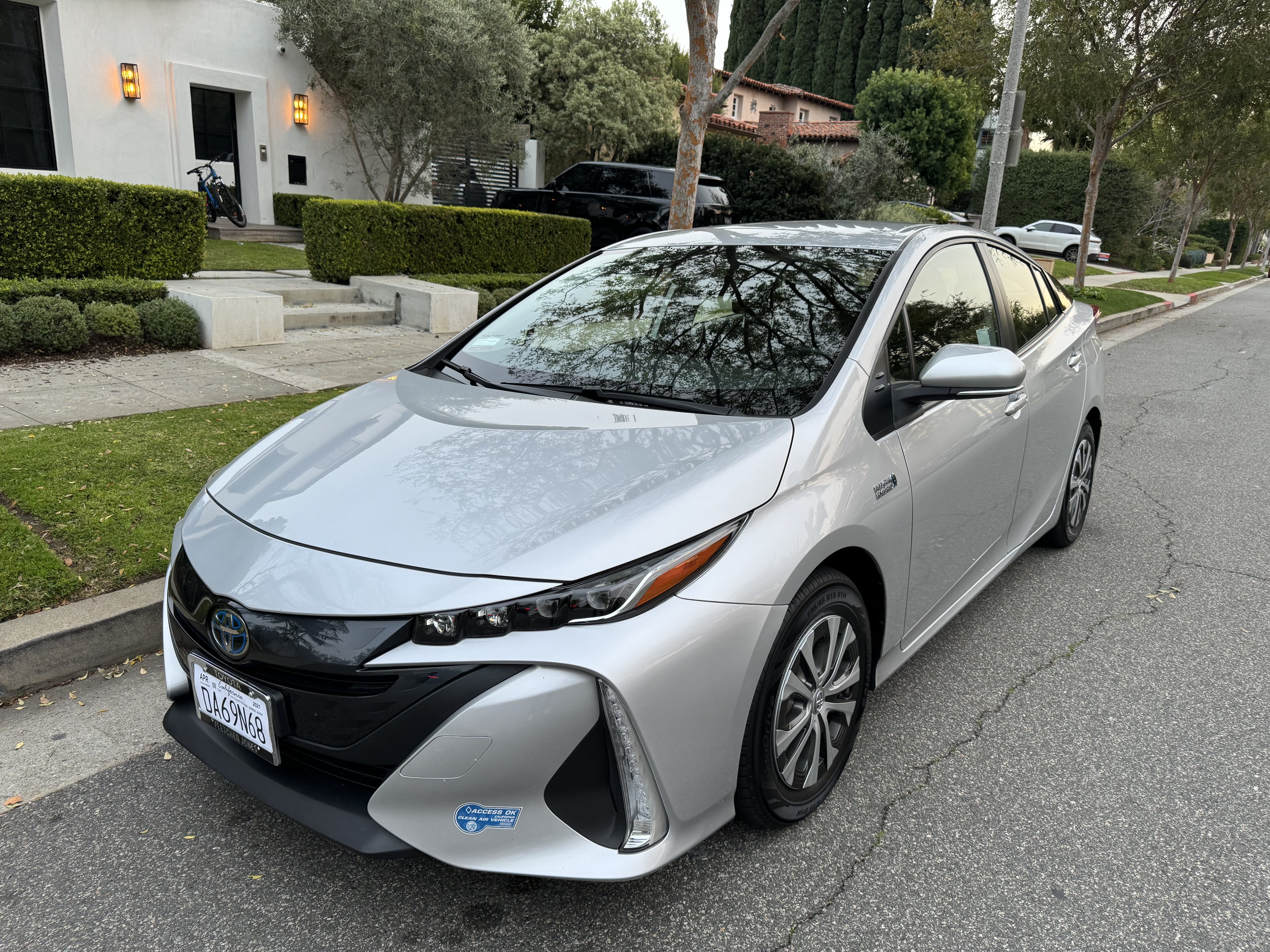 Toyota Prius Prime LE, 2021, Regular (87) / Electric (hybrid), automatic
