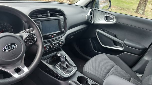 Kia Soul LX with Bluetooth audio