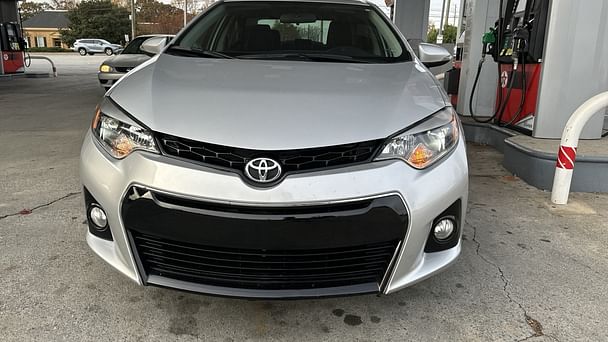 Toyota Corolla S with Air conditioning