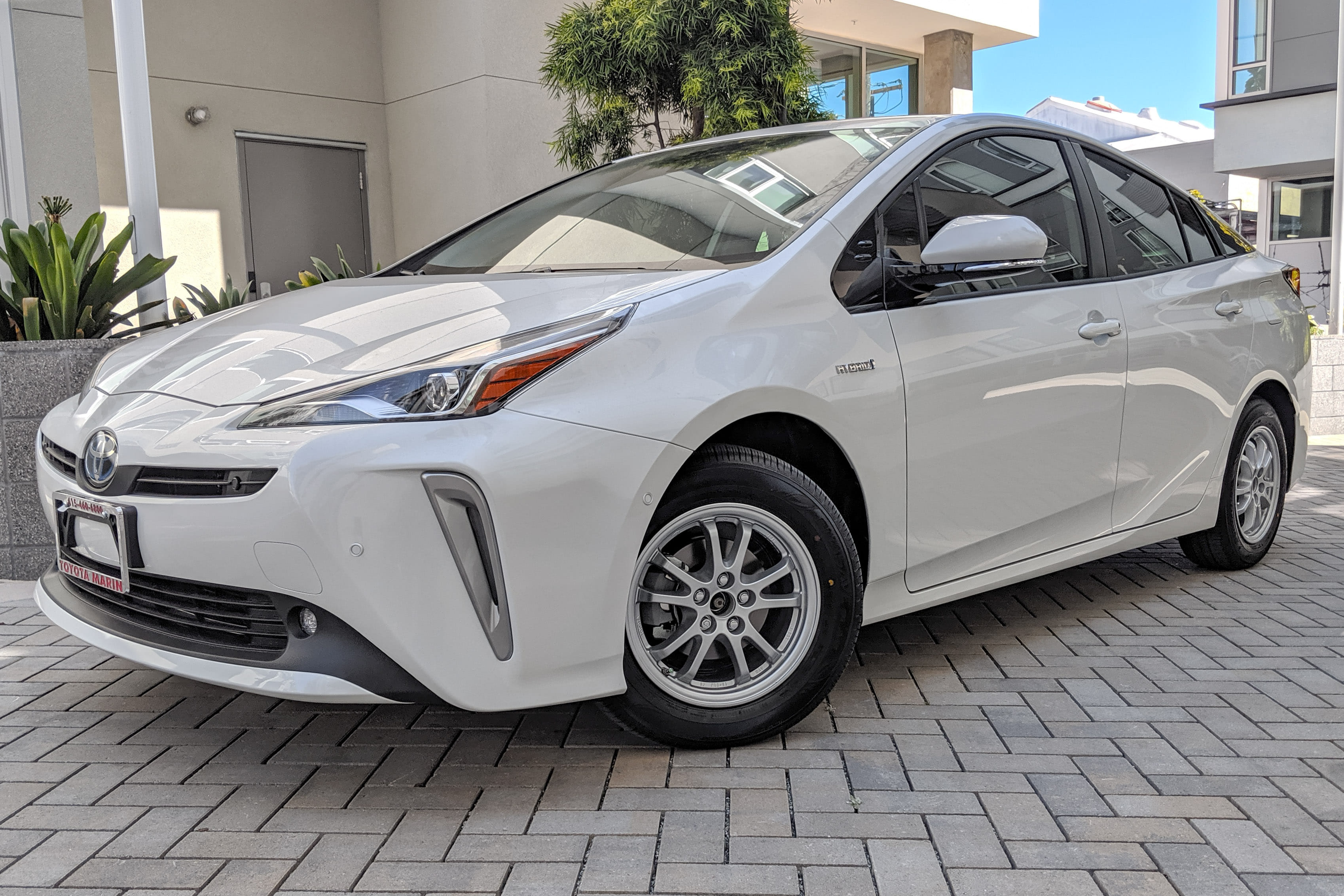 Toyota Prius Hybrid, 2019, Regular (87) / Electric (hybrid), automatic