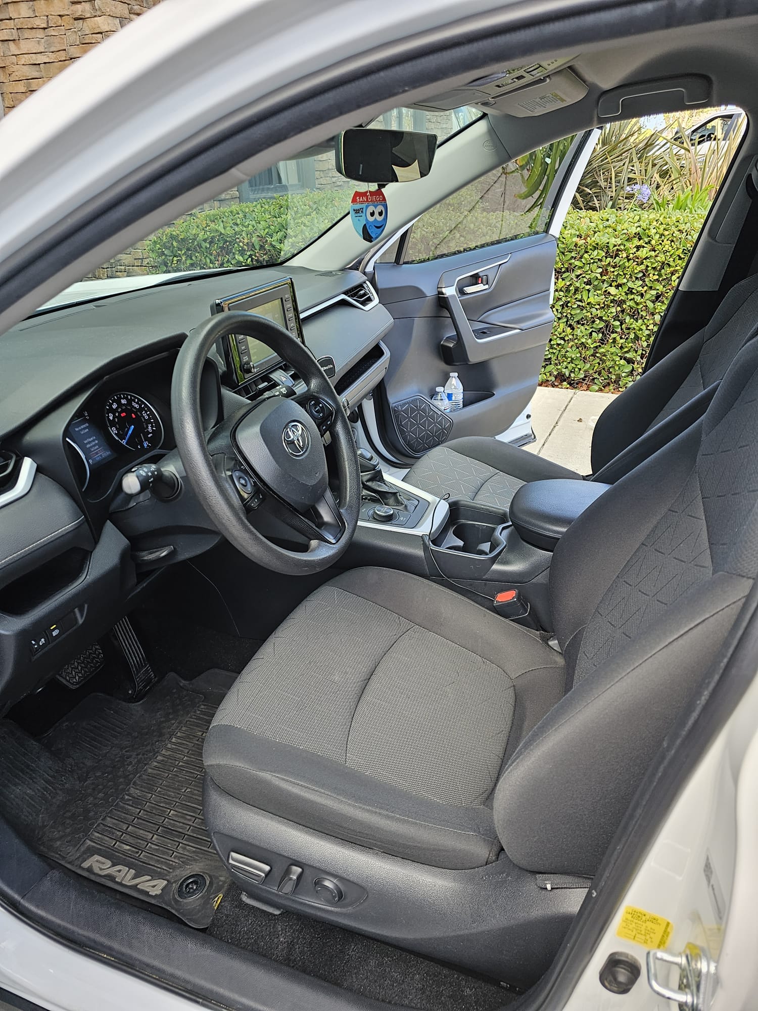 Toyota RAV4 Hybrid XLE with Apple CarPlay
