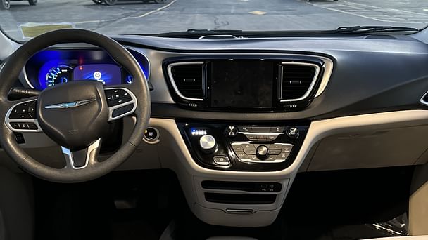 Chrysler Pacifica with Cruise control