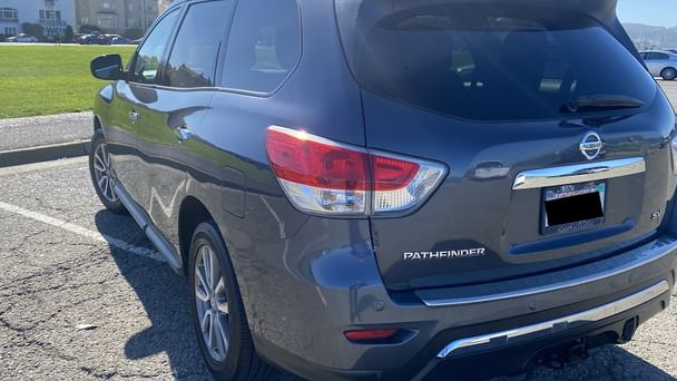 Nissan Pathfinder SV with Cruise control