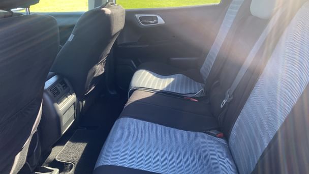 Nissan Pathfinder SV