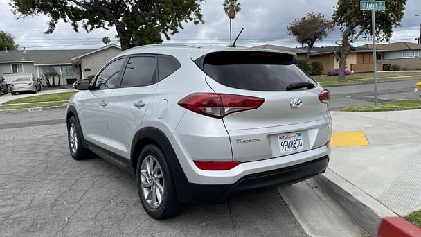 Hyundai Tucson with Cruise control