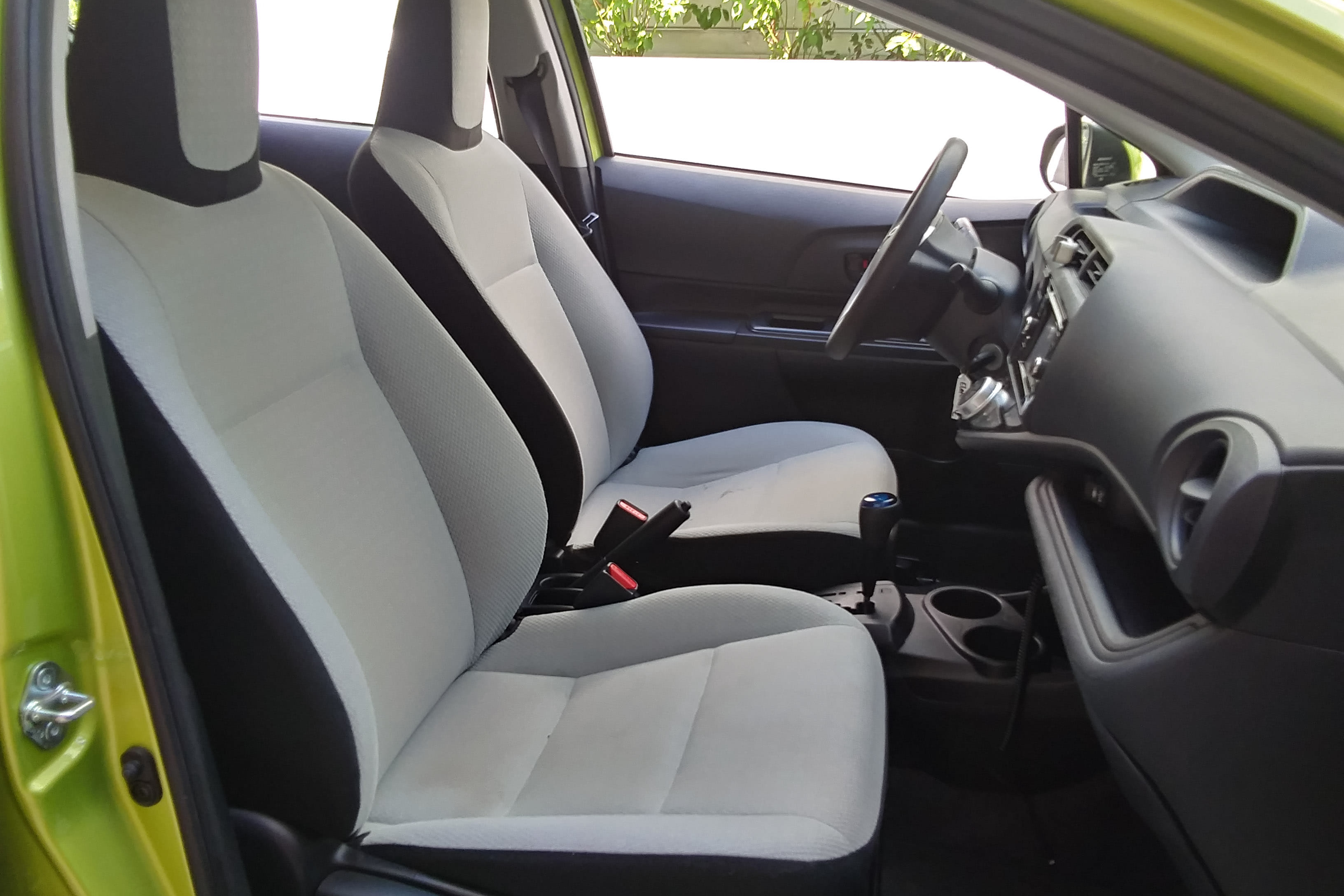 Toyota Prius Hybrid with Audio / iPod input