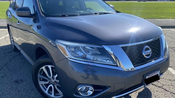 Nissan Pathfinder SV with Air conditioning