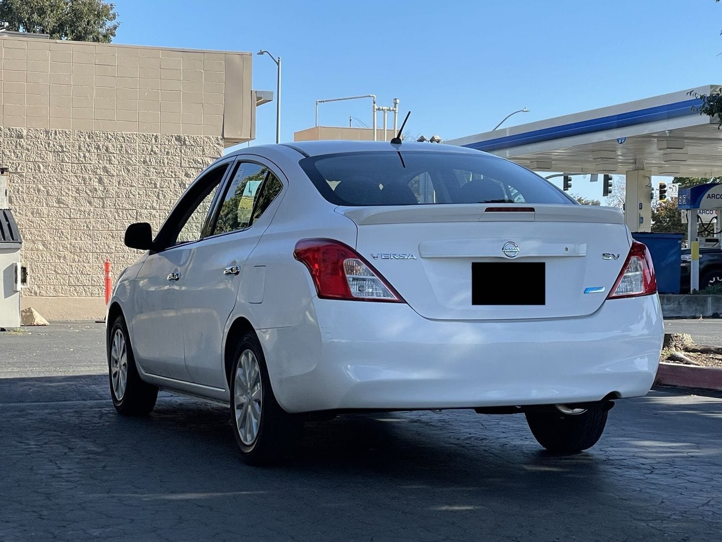 Nissan Versa 1.6 SV with Audio / iPod input