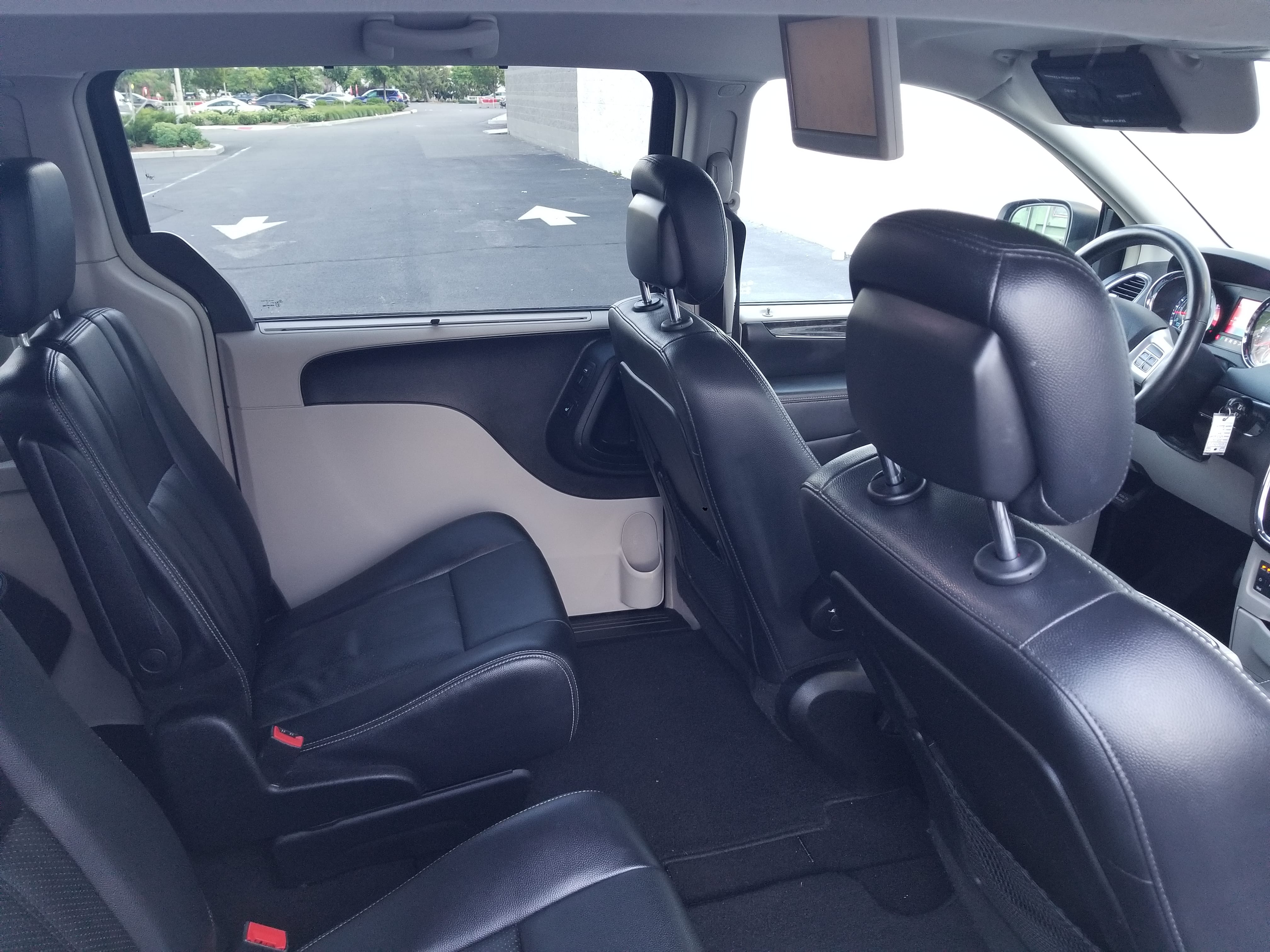 Chrysler Town & Country Touring-L