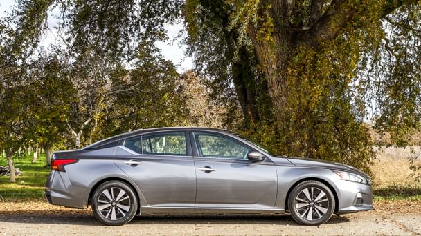 Nissan Altima 2.5 SR with Android Auto