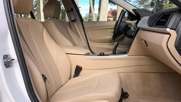 BMW 3 Series 320i