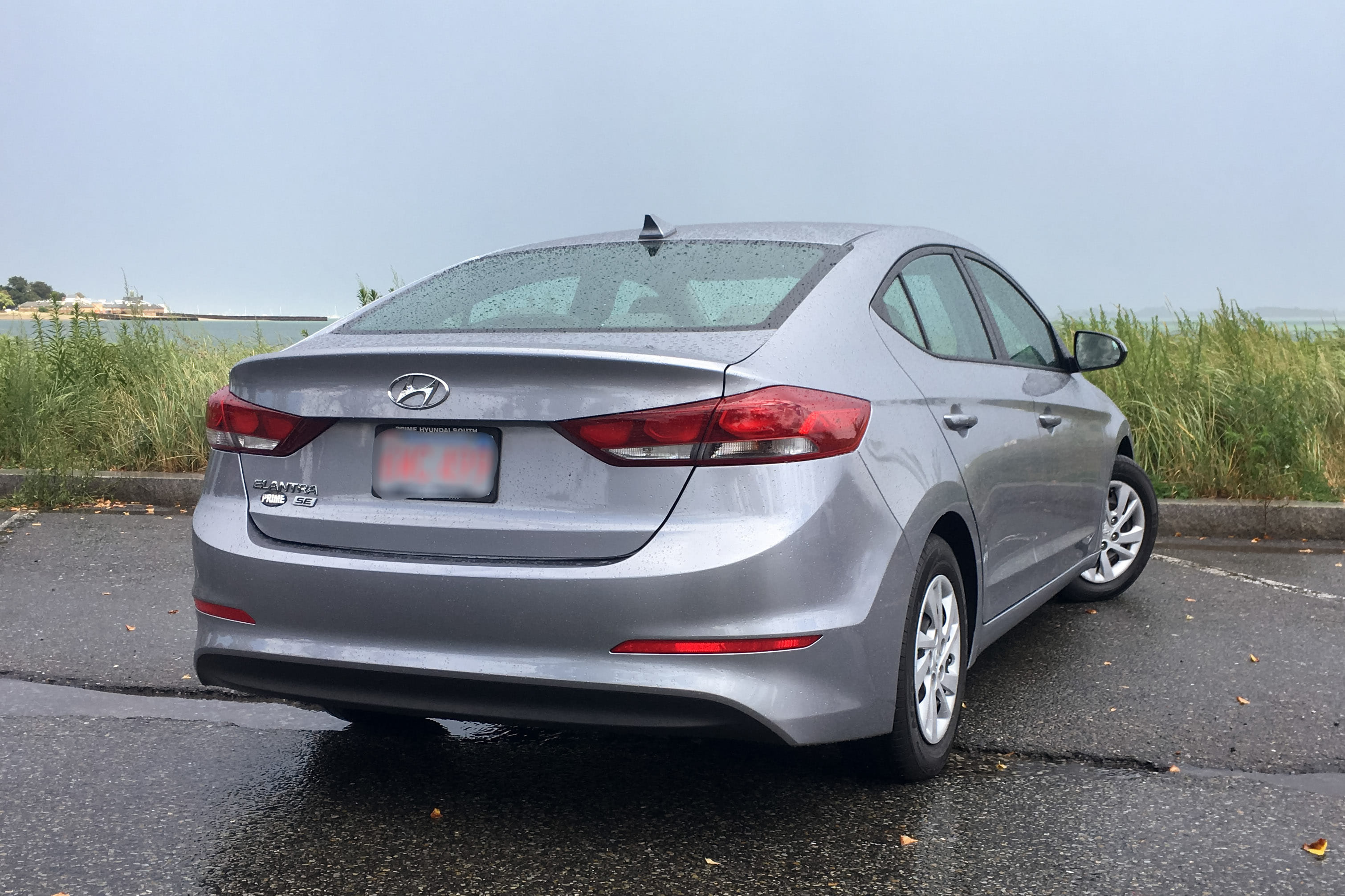 Hyundai Elantra with Cruise control