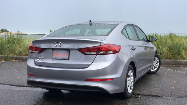 Hyundai Elantra with Cruise control