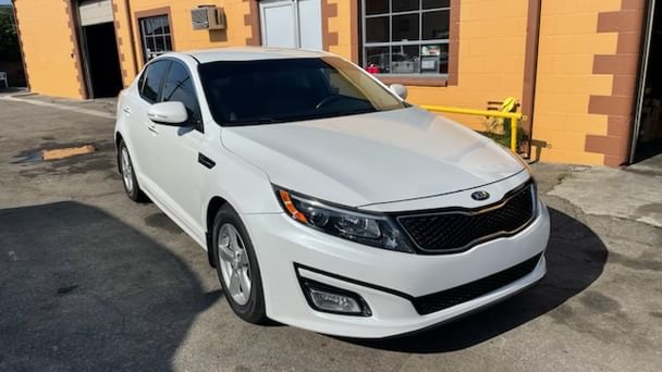 Kia Optima with Air conditioning
