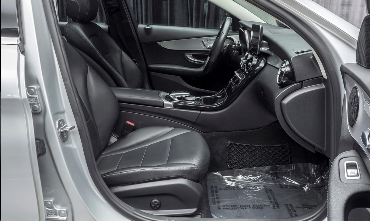 Mercedes-Benz C-Class with Audio / iPod input