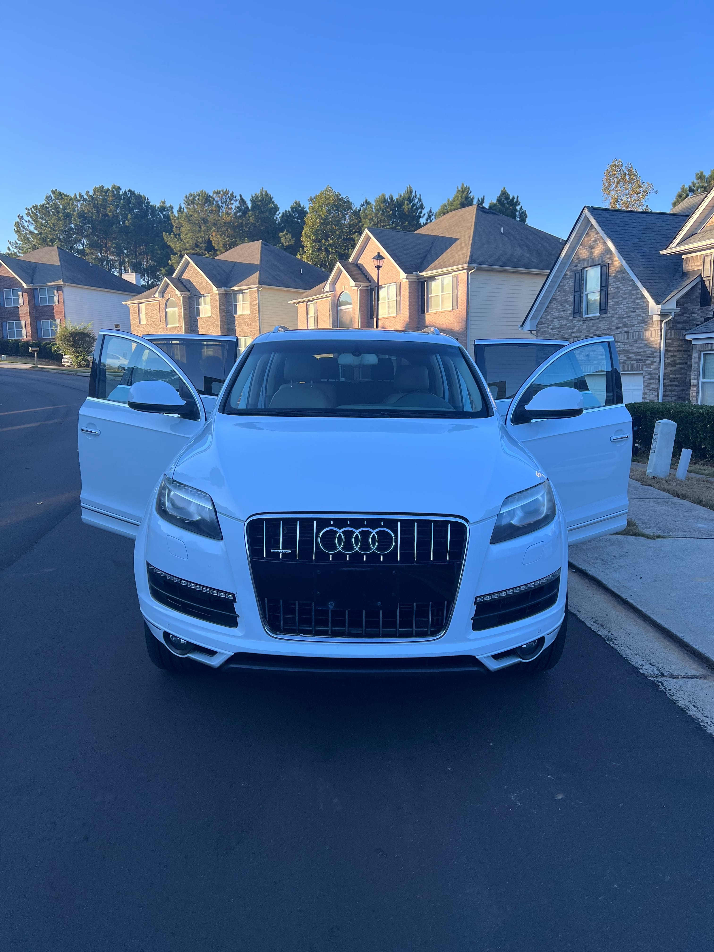 Audi Q7 with Air conditioning