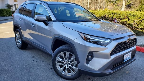 Toyota RAV4 XLE, 2022, Regular (87), automatic