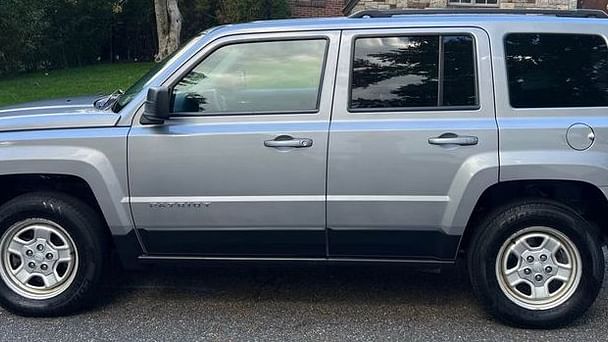 Jeep Patriot with Air conditioning