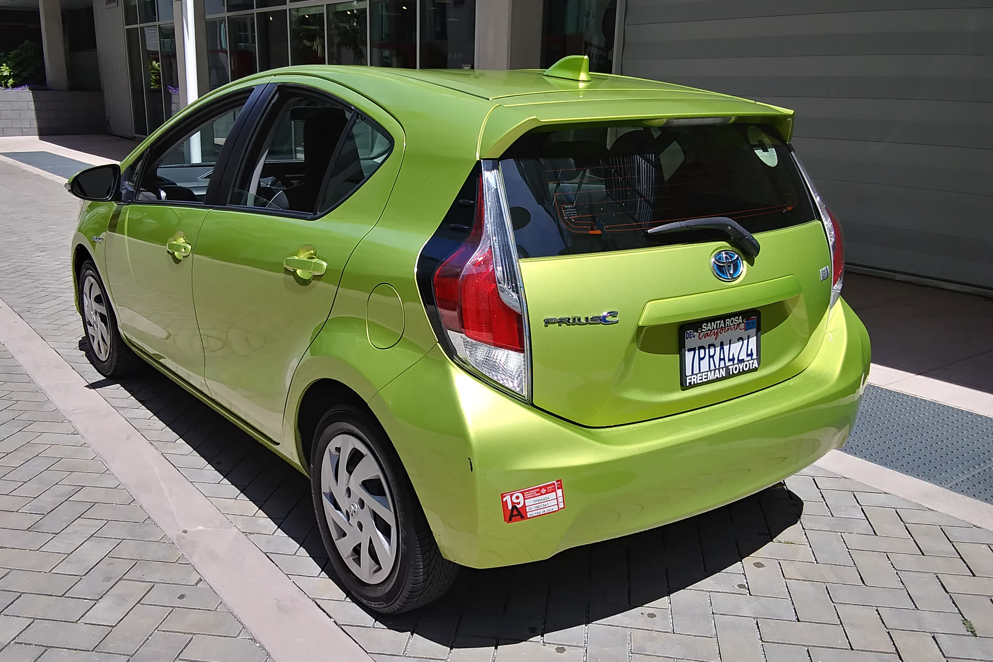 Toyota Prius Hybrid, 2015, Regular (87) / Electric (hybrid), automatic