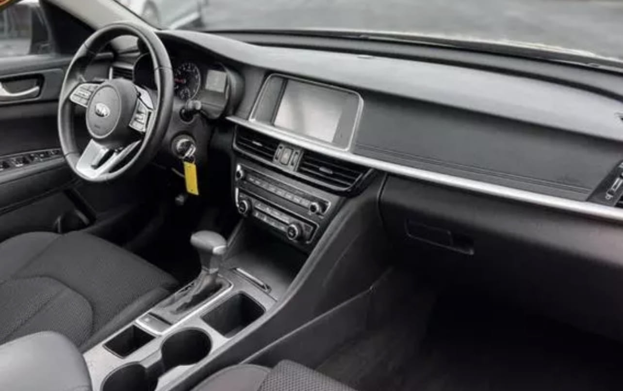 Kia Optima with Air conditioning