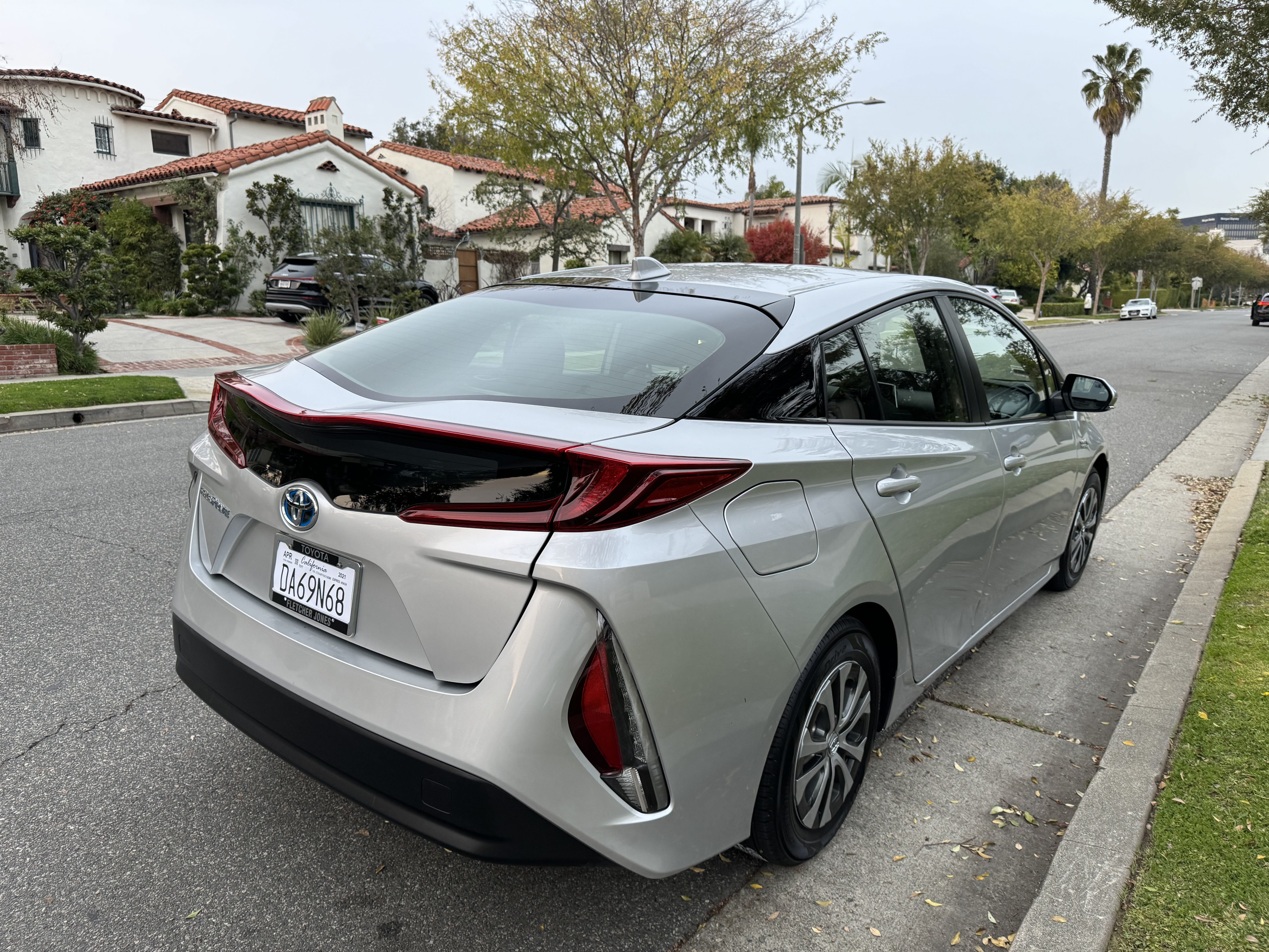 Toyota Prius Prime LE with Cruise control