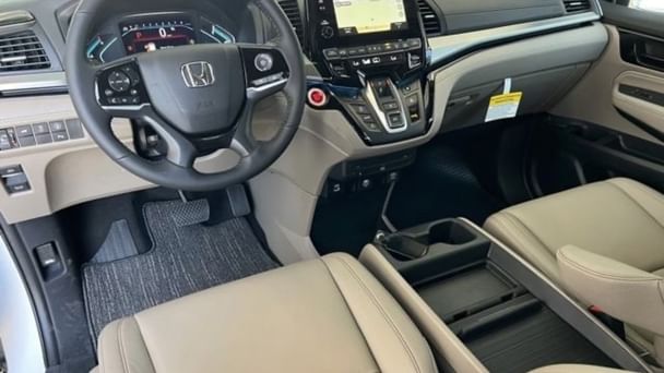 Honda Odyssey Touring with GPS