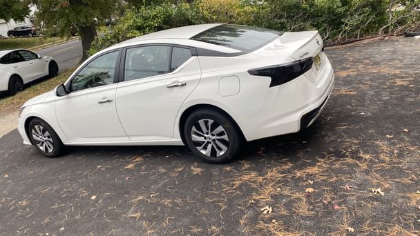 Nissan Altima 2.5 S with Air conditioning
